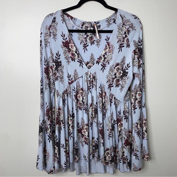 Free People Speak Easy Sky Blue Floral Long Bell Sleeves Tunic Blouse Top Medium - Picture 2 of 9